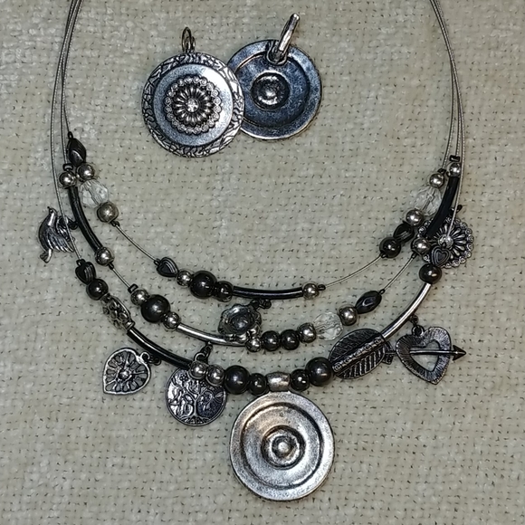 Necklace and Earring set - Picture 11 of 11